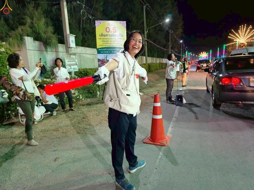 ภาพ No.301616:ภาพเบื้องหลังอาสาสมัครรวมใจ ชุดที่ 4 ในโครงการธรรมยาตรา กตัญญูบูชา มหาปูชนียาจารย์ พระมงคลเทพมุนี(สด จนฺทสโร) พระผู้ปราบมาร อนุสรณ์สถาน 7 แห่ง ปีที่ 14