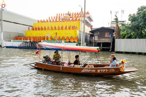 ภาพ No.300092:วันที่ 22 มกราคม พ.ศ.2569 พระธรรมยาตราปฏิบัติธรรม และถ่ายภาพหมู่ประวัติศาสตร์ ณ อาคารธรรมยาตรา กตัญญูบูชามหาปูชนียาจารย์  ตรงข้ามวัดปากน้ำภาษีเจริญ จ.กรุงเทพมหานคร ในโครงการธรรมยาตรา กตัญญูบูชา มหาปูชนียาจารย์ พระมงคลเทพมุนี(สด จนฺทสโร) พระผู้ปราบมาร อนุ