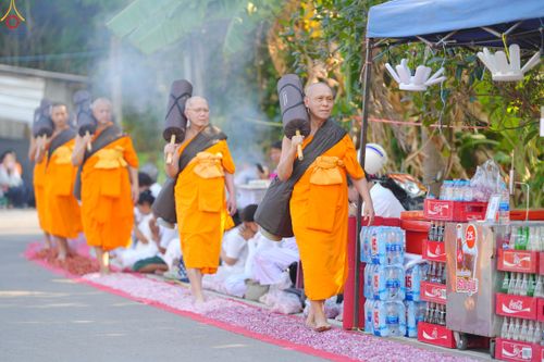 ภาพ No.295182:วันที่ 16 มกราคม พ.ศ. 2569 พิธีต้อนรับพระธรรมยาตรา อนุสรณ์สถานลำดับที่ 4 (ภาพชุดที่ 2) สถานที่เกิดด้วยกายธรรม ณ วัดโบสถ์บน ต.บางคูเวียง จ.นนทบุรี ในโครงการธรรมยาตรา กตัญญูบูชา มหาปูชนียาจารย์ พระมงคลเทพมุนี(สด จนฺทสโร) พระผู้ปราบมาร อนุสรณ์สถาน 7 แห่ง ปี