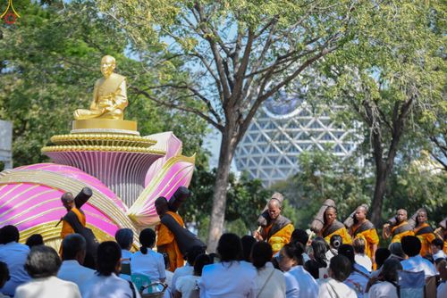 ภาพ No.304722:วันที่ 25 มกราคม พ.ศ. 2569 พิธีต้อนรับพระธรรมยาตรา (ภาพชุดที่ 2) รร.สามัคคีราษฏร์บำรุง-วัดพระธรรมกาย ในโครงการธรรมยาตรา กตัญญูบูชา มหาปูชนียาจารย์ พระมงคลเทพมุนี(สด จนฺทสโร) พระผู้ปราบมาร อนุสรณ์สถาน 7 แห่ง ปีที่ 14