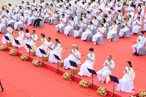 ภาพ No.126077:พิธีทำบุญเมืองนครราชสีมา ฉลอง 556 ปี ตักบาตรพระ 10,000 รูป ในวันเสาร์ที่ 2 มีนาคม พ.ศ.2567 ณ อนุสาวรีย์ท้าวสุรนารี จ.นครราชสีมา จัดโดย คณะสงฆ์จังหวัดนครราชสีมา ร่วมกับสำนักงานจังหวัดนครราชสีมา