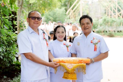 ภาพ No.234247:พิธีมุทิตาสักการะ "พระสิริรัตนเมธี" เจ้าคณะจังหวัดเลย ,พิธีถวายไทยธรรม ๙ วัด และพิธีทอดผ้าป่าเพื่อสร้างทุกสิ่ง  ในวาระทำบุญครบรอบ ๑๐ ปี ณ ศูนย์ปฏิบัติธรรมแก้วภูเรือ อ.ภูเรือ จ.เลย