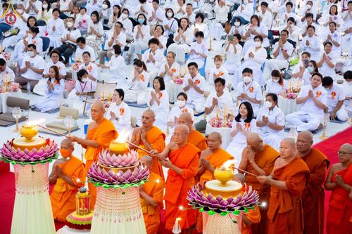 ภาพ No.118218:พิธีจุดประทีปถวายเป็นพุทธบูชา และบูชาธรรมมหาปูชนียาจารย์ พระมงคลเทพมุนี(สด จนฺทสโร) วันที่ 24 มกราคม พ.ศ. 2567 ณ อนุสรณ์สถานบางปลา อ.บางเลน จ.นครปฐม