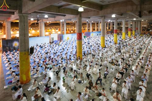 ภาพ No.187654:พิธีฉลองชัยสวดมนต์บทธัมมจักกัปปวัตนสูตร 7,000,000,000 จบ และพิธีสวดมนต์ข้ามปี วันที่ 31 ธันวาคม พ.ศ. 2567 ถึงวันที่ 1 มกราคม พ.ศ. 2568 ณ มหารัตนวิหารคด วัดพระธรรมกาย จ.ปทุมธานี