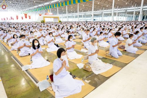 ภาพ No.75590:วัดพระธรรมกายจัด งานบุญวันอาทิตย์ต้นเดือน  มีกิจกรรมดังนี้ พิธีตักบาตร, พิธีบูชาข้าวพระ พระธรรมยาตรารับประกาศนียบัตร โครงการธรรมยาตราฯ ปีที่ 11 ในวันที่ 5 กุมภาพันธ์ พ.ศ. 2566 ณ วัดพระธรรมกาย อ.คลองหลวง จ.ปทุมธานี