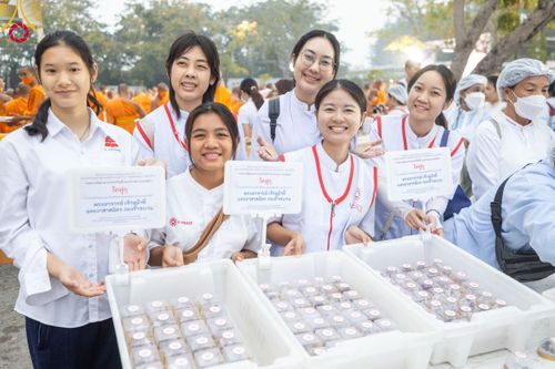 ภาพ No.111883:พิธีถวายภัตตาหารเป็นสังฆทาน แด่คณะพระธรรมยาตราฯ ในโครงการธรรมยาตรา กตัญญูบูชา มหาปูชนียาจารย์ พระมงคลเทพมุนี(สด จนฺทสโร) พระผู้ปราบมาร อนุสรณ์สถาน 7 แห่ง ปีที่ 12 วันที่ 14 มกราคม พ.ศ. 2567 ณ อนุสรณ์สถานมหาวิหารพระมงคลเทพมุนี  (โลตัสแลนด์) อ.สองพี่น้อง จ