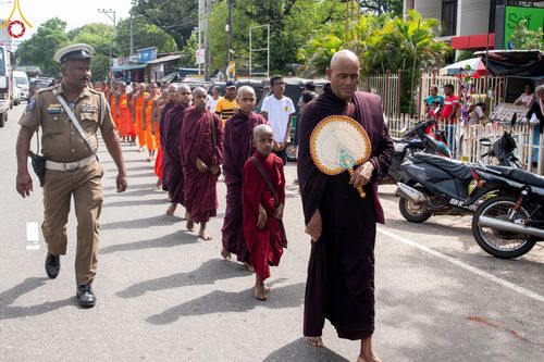 ภาพ No.139893:PhotoStory มหาศรัทธา ธรรมยาตราศรีลังกา EP.2 พิธีเปิดโครงการสยาม-ลังกา ธรรมยาตรา ฉลองเทศกาลวิสาขบูชาแห่งชาติ ศรีลังกา บูชาธรรม 80 ปีหลวงพ่อธัมมชโย เมื่อวันที่ 17 พฤษภาคม พ.ศ. 2567