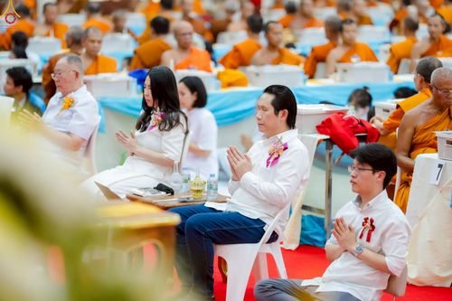 ภาพ No.233561:วันจันทร์ที่ 7 กรกฎาคม พ.ศ. 2568 จังหวัดบุรีรัมย์รวมใจ สัมมนาคณะสงฆ์ เพื่อฟื้นฟูพระพุทธศาสนา  โครงการทอดกฐินสามัคคีทั่วไทย 30,000 วัด ประจำปีพุทธศักราช 2568 และพิธีถวายมหาสังฆทาน 300 กว่าวัด โดยคณะศิษยานุศิษย์ บูชาธรรม 81 ปี หลวงพ่อธัมมชโย  ณ วัดกลาง พระ