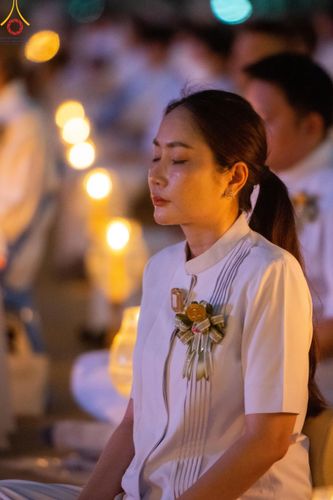 ภาพ No.122254:พิธีจุดประทีปถวายเป็นพุทธบูชา และบูชาธรรมมหาปูชนียาจารย์ พระมงคลเทพมุนี(สด จนฺทสโร) ในโครงการธรรมยาตรา กตัญญูบูชา มหาปูชนียาจารย์ พระมงคลเทพมุนี(สด จนฺทสโร) พระผู้ปราบมาร อนุสรณ์สถาน 7 แห่ง ปีที่ 12 วันที่ 31 มกราคม พ.ศ. 2567 ณ วัดพระธรรมกาย จ.ปทุมธานี (