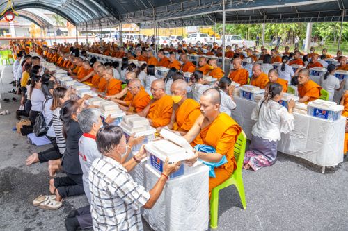 ภาพ No.87346:พิธีถวายสังฆทาน 323 วัด 4 จังหวัดชายแดนภาคใต้  ปีที่ 19 ครั้งที่ 165 พิธีมอบกองทุนหนุนแรงใจช่วยครูใต้  ปีที่ 16 ครั้งที่ 130 และพิธีทำบุญอุทิศส่วนกุศลให้ผู้วายชนม์ ณ วัดพุทธภูมิ อ.เมือง จ.ยะลา วันเสาร์ที่ 9 กันยายน พ.ศ. 2566