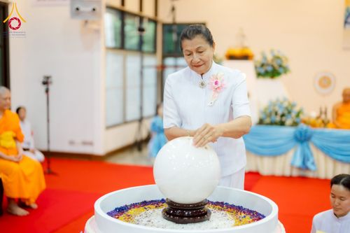 ภาพ No.221409:วันอาทิตย์ที่ 27 เมษายน พ.ศ. 2568 พิธีเจริญพระพุทธมนต์สมโภชดวงแก้วธรรมชัย เนื่องในโอกาสบูชาธรรม 81 ปีหลวงพ่อธัมมชโย อัญเชิญประดิษฐานเนื่องในโอกาสสถาปนาวัดพระธรรมกายไอซ์แลนด์ ณ อาคารปลูกศรัทธา 1 วัดพระธรรมกาย อำเภอคลองหลวง จังหวัดปทุมธานี