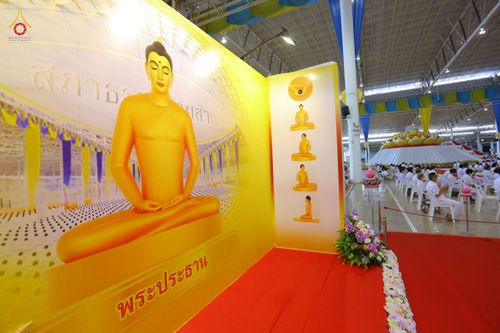 ภาพ No.80859:พิธีตักบาตร , พิธีบูชาข้าวพระในวันอาทิตย์ต้นเดือน วันที่ 7 พฤษภาคม พ.ศ. 2566 ณ วัดพระธรรมกาย