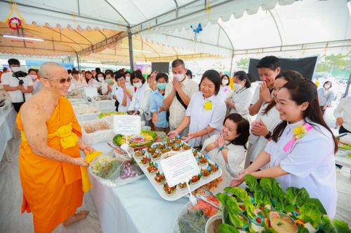 ภาพ No.117442:พิธีถวายภัตตาหารเป็นสังฆทาน แด่คณะพระธรรมยาตรา วันที่ 23 มกราคม พ.ศ. 2567 ณ อนุสรณ์สถานบางปลา อ.บางเลน จ.นครปฐม