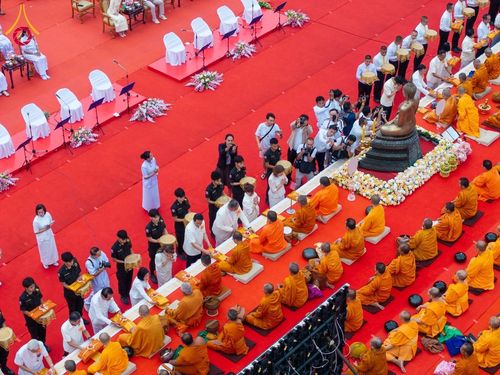 ภาพ No.210311:วันอาทิตย์ที่ 9 มีนาคม พ.ศ. 2568 พ่อเมืองโคราชจัดตักบาตรพระหมื่น ทำบุญเมือง 557 ปี