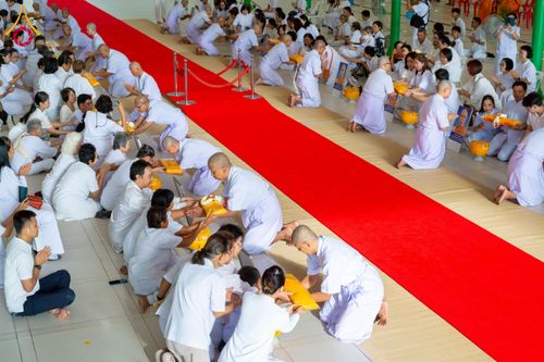 ภาพ No.244721:วันเสาร์ที่ 6 กันยายน พ.ศ. 2568 พิธีขอขมา-รับผ้าไตรของนาคธรรมทายาท โครงการอุปสมบทหมู่บูชาธรรมครบรอบ 108 ปี  วันครูผู้ค้นพบวิชชาธรรมกาย ณ โบสถ์พระไตรปิฎก วัดพระธรรมกาย