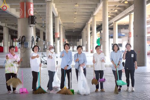 ภาพ No.220499:วันที่ 23-25 เมษายน พ.ศ. 2568 เจ้าหน้าที่และสาธุชนช่วยกัน รับบุญเก็บงานวันคุ้มครองโลก ณ วัดพระธรรมกาย