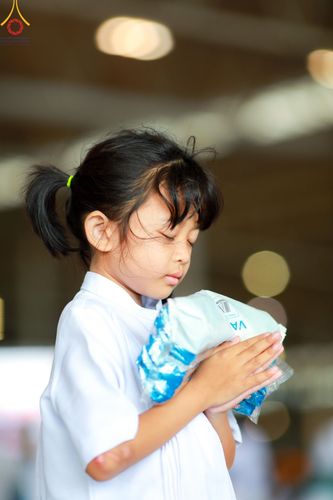 ภาพ No.139099:พิธีตักบาตร , พิธีบูชาข้าวพระ ณ ห้องแก้วสารพัด 1 สภาธรรมกายสากล วัดพระธรรมกาย วันอาทิตย์ต้นเดือนที่ 2 มิถุนายน พ.ศ. 2567