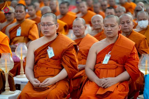 ภาพ No.275120:วันอาทิตย์ที่ 30 พฤศจิกายน พ.ศ. 2568 พิธีตอกเสาเข็ม "สร้างองค์พระเจดีย์เพื่อสร้างสันติภาพโลก" ต้นสุดท้าย ณ ศูนย์ปฏิบัติธรรมระยอง (บ้านช่องลม)