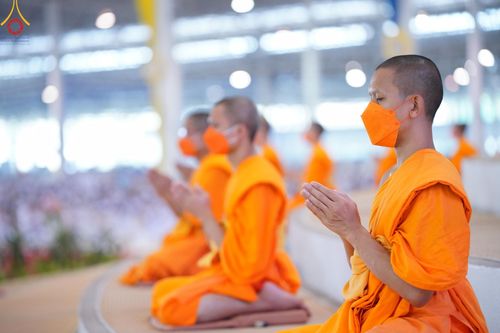 ภาพ No.123053:พิธีตักบาตร และพิธีบูชาข้าวพระ ในวันอาทิตย์ต้นเดือนที่ 4 กุมภาพันธ์ พ.ศ. 2567 ณ วัดพระธรรมกาย จ.ปทุมธานี