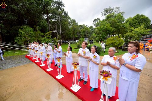 ภาพ No.249981:วันอังคารที่ 30 กันยายน พ.ศ. 2568 พิธีตอกเสามงคลต้นแรกอาคารเศรษฐีถาวร ที่พักผู้มาปฏิบัติธรรม ณ ศูนย์ปฏิบัติธรรมจันทบุรี