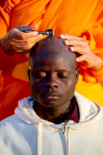 ภาพ No.231196:วันศุกร์ที่ 27 มิถุนายน พ.ศ. 2568 พิธีตัดปอยผมและพิธีปลงผมนาคธรรมทายาทแห่งทวีปแอฟริกา พ.ศ. 2568  โครงการบรรพชาอุปสมบทพระธรรมทายาทนานาชาติแห่งทวีปแอฟริกา ครั้งที่ 2 ณ วัดพระธรรมกายโจฮันเนสเบิร์ก สาธารณรัฐแอฟริกาใต้