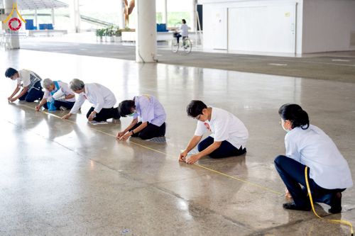 ภาพ No.217658:วันที่ 2-14 เมษายน พ.ศ. 2568 เจ้าหน้าที่เตรียมงานวันคุ้มครองโลก ชุดที่ 1 วัดพระธรรมกาย จ.ปทุมธานี