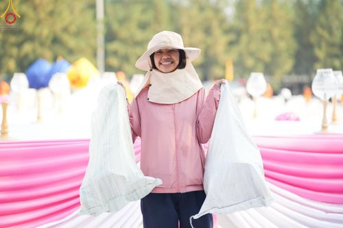 ภาพ No.109369:V.7 พลังใจ การเตรียมงาน เก็บงาน การรับบุญของเจ้าหน้าที่หน่วยงานต่างๆ เพื่อโครงการธรรมยาตรา กตัญญูบูชามหาปูชนียาจารย์ พระมงคลเทพมุนี (สด จนฺทสโร) พระผู้ปราบมาร อนุสรณ์สถาน 7 แห่ง ปีที่ 12 ระหว่างวันที่ 2 - 31 มกราคม พ.ศ.2567