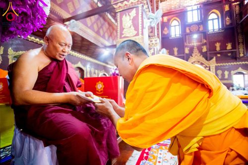 ภาพ No.224421:วันที่ 8 พฤษภาคม พ.ศ. 2568 พิธีถวายมหาสังฆทาน 101 วัด  บูชาธรรมอายุวัฒนมงคล 100 ปี สมเด็จอาชญาธรรมพระเจ้า สมเด็จพระสังฆราชแห่งคณะสงฆ์ไทยเขิน นครเชียงตุง ในนามพระครูบาไชยบูลย์ ธัมมชโย ณ วัดราชฐานหลวงเชียงยืน รัฐฉาน สาธารณรัฐแห่งสหภาพเมียนมา