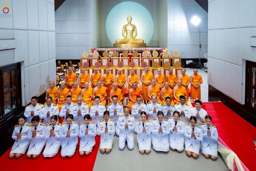 ภาพ No.230971:วันอังคารที่ 1 กรกฎาคม พ.ศ. 2568 ผู้ว่าราชการจังหวัดปทุมธานี เป็นประธานพิธีต้อนรับ สัญญาบัตร พัดยศ พระครูสัญญาบัตรสายต่างประเทศ วัดพระธรรมกาย ประจำปี พ.ศ. 2568 จำนวน 19 รูป