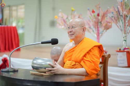 ภาพ No.248302:วันอาทิตย์ที่ 21 กันยายน พ.ศ. 2568 พิธีตักบาตร, พิธีทอดผ้าป่าบำรุงธุดงคสถานล้านนา, พิธีถวายกองทุนการศึกษาพระบาลี, พิธีถวายสลากภัตเป็นสังฆทาน เนื่องในโอกาสครบรอบ 39 ปี ธุดงคสถานล้านนา ณ ธุดงคสถานล้านนา อ.สันทราย จ.เชียงใหม่