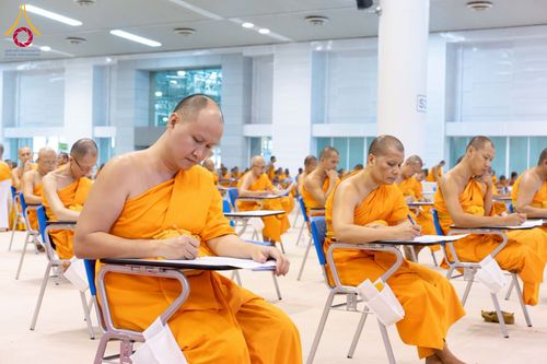 ภาพ No.219733:วันที่ 22-24 เมษายน พ.ศ. 2568 สอบบาลีสนามหลวง ครั้งที่ 2 คณะสงฆ์ภาค 1 (นนทบุรี, ปทุมธานี, สมุทรปราการ) สนามสอบวัดพระธรรมกาย อำเภอคลองหลวง จังหวัดปทุมธานี