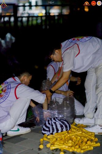 ภาพ No.224775:วันที่ 11 -12 พฤษภาคม พ.ศ. 2568 คณะพระอาจารย์ เจ้าหน้าที่ อาสาสมัคร นักศึกษา ทั้งชาวอินโดนีเซีย และชาวไทย ร่วมแรงร่วมใจ เตรียมงาน เก็บงาน ในวันวิสาขบูชา ณ พระมหาเจดีย์บรมพุทโธ ประเทศอินโดนีเซีย