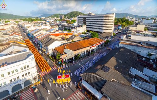 ภาพ No.248753:วันที่ 20 กันยายน พ.ศ. 2568 พิธีอัญเชิญรูปหล่อหลวงปู่วัดปากน้ำ ภาษีเจริญ จากวัดมงคลนิมิตร พระอารามหลวง เพื่อประดิษฐาน ณ วิหารพระมงคลเทพมุนี (สด จนฺทสโร)  ศูนย์ปฏิบัติธรรมภูเก็ต จ.ภูเก็ต