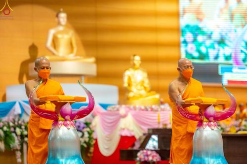 ภาพ No.88984:พิธีทอดผ้าป่าสมทบกฐินครั้งที่ 2 วันศุกร์ที่ 29 กันยายน พ.ศ. 2566 วันเพ็ญขึ้น 15 ค่ำ เดือน 10 ณ ห้องแก้วสารพัดนึก 1 วัดพระธรรมกาย