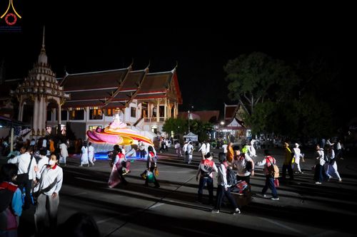 ภาพ No.205486:V.53 สารพัดV สารพัดดี ที่วัดโบสถ์บน ในโครงการธรรมยาตรา กตัญญูบูชา มหาปูชนียาจารย์ พระมงคลเทพมุนี(สด จนฺทสโร) พระผู้ปราบมาร อนุสรณ์สถาน 7 แห่ง ปีที่ 13 ระหว่างวันที่ 2-31 มกราคม พ.ศ. 2568