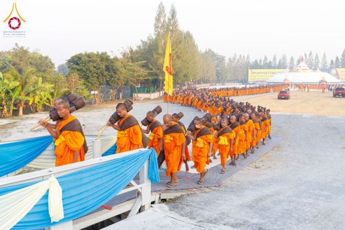 ภาพ No.191721:พระธรรมยาตราปฏิบัติธรรม และถ่ายภาพหมู่ประวัติศาสตร์ ณ อนุสรณ์สถานคลองบางนางแท่น อ.สามพราน จ.นครปฐม ในโครงการธรรมยาตรา กตัญญูบูชา มหาปูชนียาจารย์ พระมงคลเทพมุนี(สด จนฺทสโร) พระผู้ปราบมาร อนุสรณ์สถาน 7 แห่ง ปีที่ 13 วันที่ 8 มกราคม พ.ศ. 2568