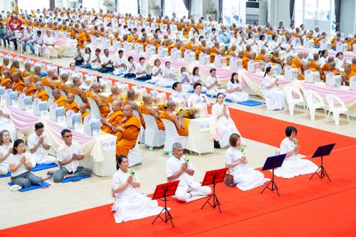 ภาพ No.149464:พิธีทักษิณานุปทานแด่บรรพชนตระกูลผ่องสวัสดิ์ และหมู่ญาติที่ล่วงลับไปแล้ว ประจำปี ครั้งที่ 19 วันพฤหัสบดีที่ 22 สิงหาคม พ.ศ. 2567 ณ พระมหาเจดีย์ทัตตชีโว ศูนย์อบรมเยาวชนกาญจนบุรี