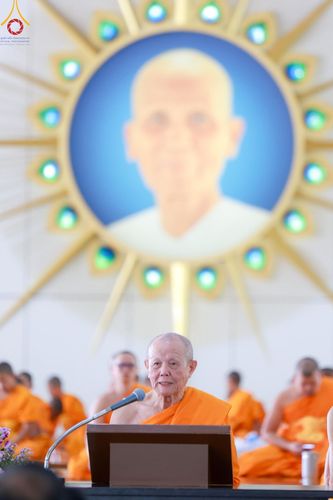 ภาพ No.184823:พิธีถวายภัตตาหารเมนูสวรรค์ "เพื่อการบรรลุธรรม" เนื่องในวาระอายุวัฒนมงคล 84 ปี หลวงพ่อทัตตชีโว วันเสาร์ที่ 21 ธันวาคม พ.ศ. 2567 ณ หอฉันคุณยายอาจารย์ฯ วัดพระธรรมกาย