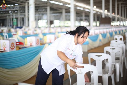 ภาพ No.59674:V.39 ทุ่มสุดใจ ธรรมชัย 80 ปี การเตรียมงาน การปฏิบัติงาน ของเจ้าหน้าที่หน่วยงานต่างๆ เพื่อพิธีฉลองอายุวัฒนมงคล 80 ปี หลวงพ่อธัมมชโย และรับถวายมหาสังฆทาน 10,000 กว่าวัดทั่วประเทศ ในวันคุ้มครองโลก จันทร์ที่ 22 เมษายน พ.ศ. 2567