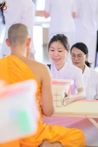 ภาพ No.102428:พิธีถวายอุปกรณ์ทำความสะอาด ณ บ้านแก้วเรือนทองคุณยายอาจารย์ฯ วัดพระธรรมกาย วันเสาร์ที่ 16 ธันวาคม พ.ศ. 2566