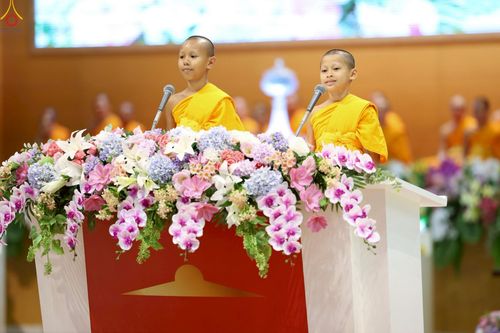 ภาพ No.236249:วันที่ 3 สิงหาคม พ.ศ. 2568 พิธีมุทิตาสักการะพระภิกษุ ผู้สอบได้เปรียญธรรม 9 ประโยค ระดับโลก ปีที่ 37, พิธีมอบโล่และทุนการศึกษา สำนักเรียนบาลีดีเด่นทั่วประเทศ ณ ห้องแก้วสารพัดนึก 1 วัดพระธรรมกาย