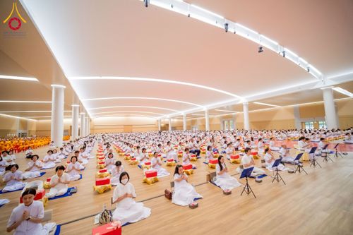 ภาพ No.237867:วันอาทิตย์ที่ 10 สิงหาคม พ.ศ. 2568 พิธีถวายไทยธรรมมุทิตาเปรียญธรรมและบาลีศึกษา ณ ห้องแก้วสารพัดนึก2 วัดพระธรรมกาย ปทุมธานี