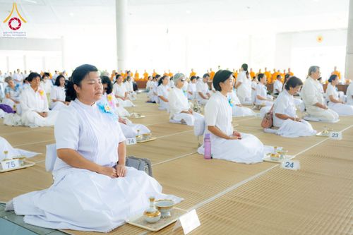 ภาพ No.226562:วันที่ 26 พฤษภาคม พ.ศ. 2568 พิธีบุพเปตพลี ครั้งที่ 164 ร่วมอุทิศบุญแด่หมู่ญาติที่ล่วงลับไปแล้ว และสืบทอดอายุพระพุทธศาสนา ณ หอฉันคุณยายอาจารย์ฯ วัดพระธรรมกาย