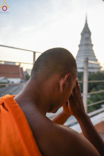 ภาพ No.201605:พิธีจุดประทีปถวายเป็นพุทธบูชา และบูชาธรรมมหาปูชนียาจารย์ ณ อาคารธรรมยาตรา กตัญญูบูชามหาปูชนียาจารย์ ตรงข้ามวัดปากน้ำภาษีเจริญ จ.กรุงเทพมหานคร ในโครงการธรรมยาตรา กตัญญูบูชา มหาปูชนียาจารย์ พระมงคลเทพมุนี(สด จนฺทสโร) พระผู้ปราบมาร อนุสรณ์สถาน 7 แห่ง