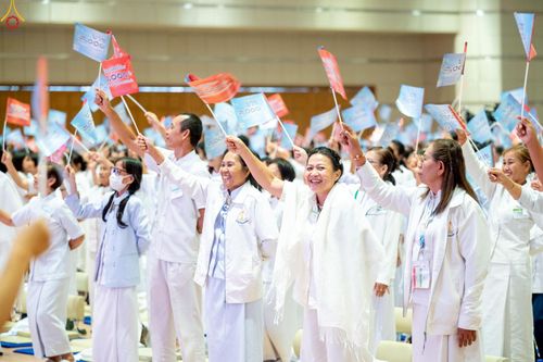 ภาพ No.239930:วันที่ ๒๒ - ๒๔ สิงหาคม พ.ศ. ๒๕๖๘ สัมมนารวมใจผู้นำบุญ บูชาธรรม ๘๑ ปี หลวงพ่อธัมมชโย กฐินสามัคคีทั่วไทย ๓๐,๐๐๐ วัด โครงการอุปสมบทบูชาธรรมมหาปูชนียาจารย์ ๓,๐๐๐ รูป รุ่นที่ ๑