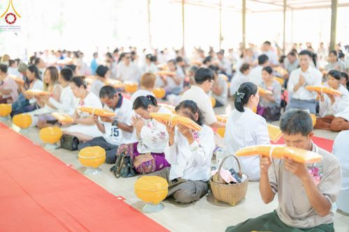 ภาพ No.135084: พิธีบรรพชาสามเณร  พิธีตักบาตรฉลองสามเณรใหม่ วันที่ 1 เมษายน พ.ศ.2567 ในโครงการบรรพชาสามเณรฟื้นฟูพระพุทธศาสนาทั่วไทย ณ ศูนย์ปฏิบัติธรรมแก้วเมืองเลย