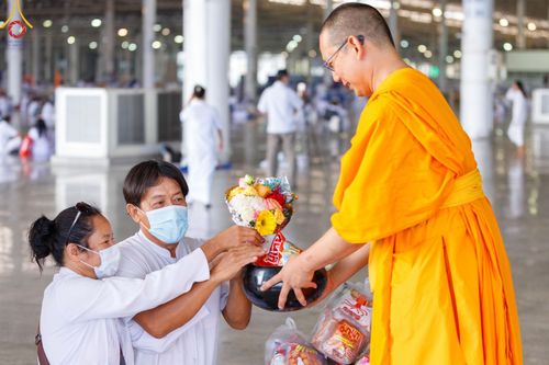 ภาพ No.126549:พิธีตักบาตร ในวันอาทิตย์ต้นเดือนที่ 3 มีนาคม พ.ศ. 2567 ณ บ้านแก้วเรือนทองคุณยายฯ วัดพระธรรมกาย