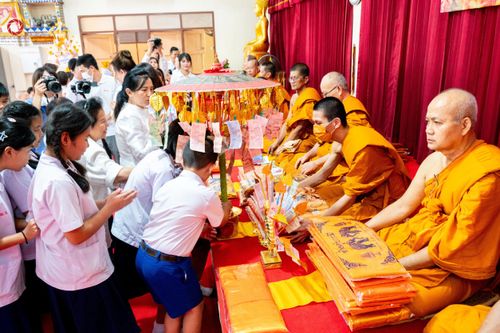 ภาพ No.192309:พิธีทอดผ้าป่าทำนุบำรุงศาสนสถาน ณ วัดเทพพล แขวงบางพรม เขตตลิ่งชัน กรุงเทพมหานคร ในโครงการธรรมยาตรา กตัญญูบูชา มหาปูชนียาจารย์ พระมงคลเทพมุนี(สด จนฺทสโร) พระผู้ปราบมาร อนุสรณ์สถาน 7 แห่ง ปีที่ 13 วันที่ 9 มกราคม พ.ศ. 2568