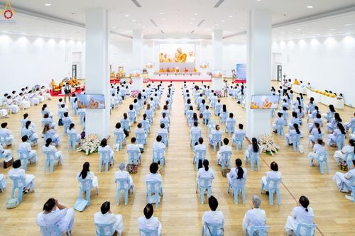 ภาพ No.242756:วันที่ 29-31 สิงหาคม พ.ศ. 2568 องค์กรภาคีเครือข่าย “บวร” (บ้าน-วัด-โรงเรียน-ราชการ) อ.คลองหลวง จัดบวชอุบาสิกาแก้ว ถวายพระราชกุศลแด่สมเด็จพระพันปีหลวง - กตัญญูบูชาแด่ผู้มีพระคุณ