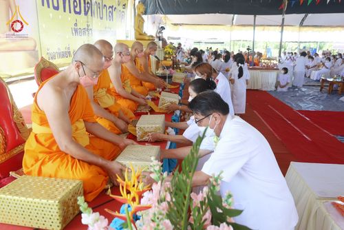 ภาพ No.76227:พิธีกลั่นแผ่นดินสร้างมหาเจดีย์ปัตตานี , พิธีตักบาตรแด่พระภิกษุสงฆ์ 159 รูป ,  พิธีทอดผ้าป่า , พิธีโปรยรัตนชาติ ,  พิธีจุดประทีปถวายเป็นพุทธบูชา ณ ศูนย์อบรมเยาวชนปัตตานี จ.ปัตตานี วันอาทิตย์ที่ 5 กุมภาพันธ์ พ.ศ.2566